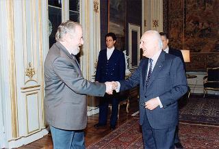 Il Presidente della Repubblica Oscar Luigi Scalfaro riceve in udienza Franco Passuello, presidente nazionale delle Associazioni Cristiane Lavoratori Italiani (ACLI), per il 50° anniversario di fondazione accompagnato da alcuni esponenti