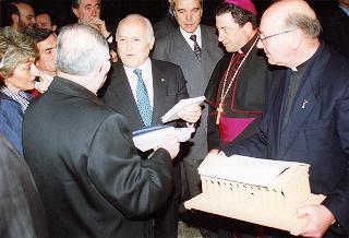 Visita del Presidente della Repubblica Oscar Luigi Scalfaro alla città di Agrigento in occasione della riapertura del Teatro "Luigi Pirandello"