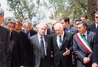 Visita del Presidente della Repubblica Oscar Luigi Scalfaro alla città di Agrigento in occasione della riapertura del Teatro "Luigi Pirandello"