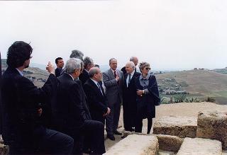 Visita del Presidente della Repubblica Oscar Luigi Scalfaro alla città di Agrigento in occasione della riapertura del Teatro "Luigi Pirandello"