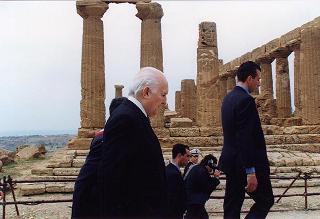 Visita del Presidente della Repubblica Oscar Luigi Scalfaro alla città di Agrigento in occasione della riapertura del Teatro "Luigi Pirandello"