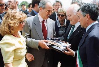 Visita del Presidente della Repubblica Oscar Luigi Scalfaro alla città di Agrigento in occasione della riapertura del Teatro "Luigi Pirandello"
