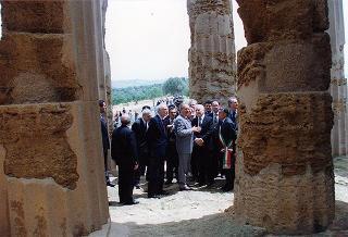 Visita del Presidente della Repubblica Oscar Luigi Scalfaro alla città di Agrigento in occasione della riapertura del Teatro "Luigi Pirandello"