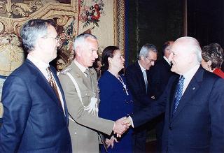 Intervento del Presidente della Repubblica Oscar Luigi Scalfaro alla cerimonia di consegna delle "Stelle al merito del lavoro" ai nuovi Maestri del lavoro del Lazio e dell'Umbria