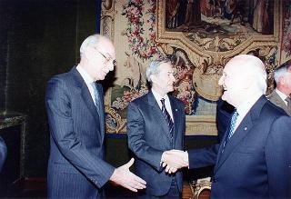 Intervento del Presidente della Repubblica Oscar Luigi Scalfaro alla cerimonia di consegna delle "Stelle al merito del lavoro" ai nuovi Maestri del lavoro del Lazio e dell'Umbria