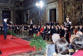 Intervento del Presidente della Repubblica Oscar Luigi Scalfaro alla cerimonia di consegna delle "Stelle al merito del lavoro" ai nuovi Maestri del lavoro del Lazio e dell'Umbria