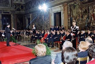 Intervento del Presidente della Repubblica Oscar Luigi Scalfaro alla cerimonia di consegna delle "Stelle al merito del lavoro" ai nuovi Maestri del lavoro del Lazio e dell'Umbria