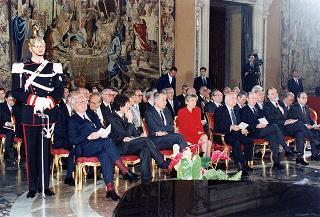 Intervento del Presidente della Repubblica Oscar Luigi Scalfaro alla cerimonia di consegna delle "Stelle al merito del lavoro" ai nuovi Maestri del lavoro del Lazio e dell'Umbria