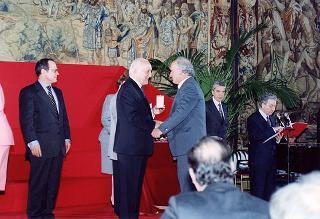 Intervento del Presidente della Repubblica Oscar Luigi Scalfaro alla cerimonia di consegna delle "Stelle al merito del lavoro" ai nuovi Maestri del lavoro del Lazio e dell'Umbria