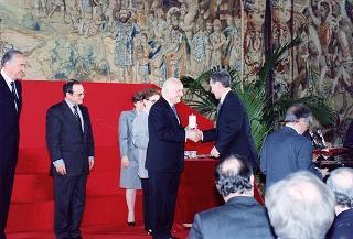 Intervento del Presidente della Repubblica Oscar Luigi Scalfaro alla cerimonia di consegna delle "Stelle al merito del lavoro" ai nuovi Maestri del lavoro del Lazio e dell'Umbria