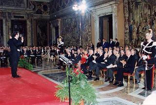 Il Presidente della Repubblica Oscar Luigi Scalfaro partecipa al voncerto corale "La canzone napoletana dal 1700 al 1900", eseguito da "I cantori di Posillipo"