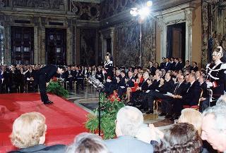 Il Presidente della Repubblica Oscar Luigi Scalfaro partecipa al voncerto corale "La canzone napoletana dal 1700 al 1900", eseguito da "I cantori di Posillipo"