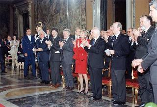 Il Presidente della Repubblica Oscar Luigi Scalfaro partecipa al voncerto corale "La canzone napoletana dal 1700 al 1900", eseguito da "I cantori di Posillipo"
