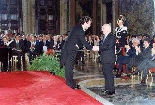 Il Presidente della Repubblica Oscar Luigi Scalfaro partecipa al voncerto corale "La canzone napoletana dal 1700 al 1900", eseguito da "I cantori di Posillipo"