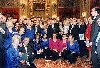 Il Presidente della Repubblica Oscar Luigi Scalfaro partecipa al voncerto corale "La canzone napoletana dal 1700 al 1900", eseguito da "I cantori di Posillipo"
