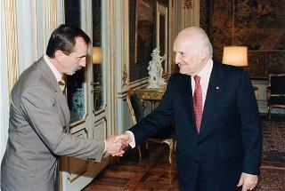 Esponenti dell'Unione degli Istriani, per presentare il volume Albo d'oro dei caduti e dei martiri della Venezia Giulia e della Dalmazia