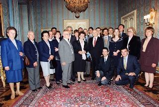 Mauro Guerrini, sindaco del Comune di Montalcino, con una rappresentanza di coltivatori diretti ed imprenditori agro-alimentari della zona