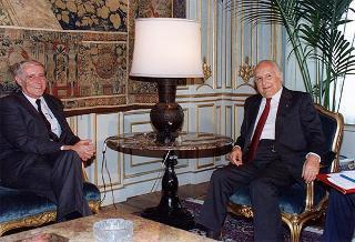 Flavio Cotti, consigliere federale-capo del Dipartimento per gli affari esteri della Confederazione Elvetica