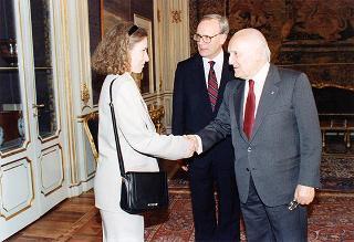 Ake Malm, presidente dell'Associazione della stampa estera in Italia, con alcuni componenti il Consiglio direttivo