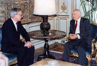 Ake Malm, presidente dell'Associazione della stampa estera in Italia, con alcuni componenti il Consiglio direttivo