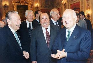 Il Presidente della Repubblica Oscar Luigi Scalfaro riceve il comitato d'onore, la giuria e i candidati ai Premi David di Donatello per il 1995