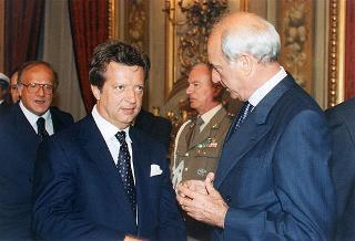 Il Presidente della Repubblica Oscar Luigi Scalfaro riceve il comitato d'onore, la giuria e i candidati ai Premi David di Donatello per il 1995