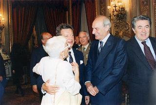 Il Presidente della Repubblica Oscar Luigi Scalfaro riceve il comitato d'onore, la giuria e i candidati ai Premi David di Donatello per il 1995