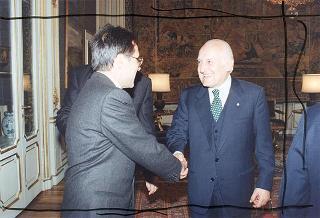 Prefetto Enzo Mosino, presidente dell'Associazione nazionale funzionari dell'Amministrazione civile dell'Interno, con gli esponenti dell'ANFACI, e pref. prof. Vittorio Stelo, direttore generale per l'Amministrazione generale e per gli affari del personale del Ministero dell'interno