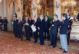 Incontro del Presidente della Repubblica Oscar Luigi Scalfaro con l'on. prof. Adriano Ossicini, ministro per la famiglia e la solidarietà sociale, e con una delegazione di promotori e vincitori del Concorso nazionale "Un racconto e un'immagine per l'ambiente"
