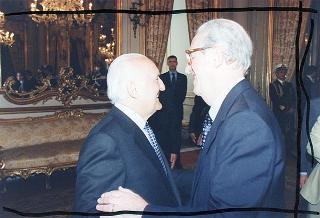 Incontro del Presidente della Repubblica Oscar Luigi Scalfaro con l'on. prof. Adriano Ossicini, ministro per la famiglia e la solidarietà sociale, e con una delegazione di promotori e vincitori del Concorso nazionale "Un racconto e un'immagine per l'ambiente"