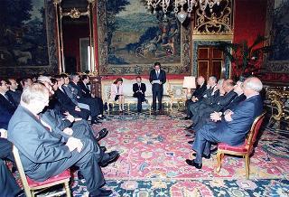 Il Presidente della Repubblica Oscar Luigi Scalfaro incontra Luigi Leone, segretario nazionale coordinatore della Federazione autonoma bancari italiani, con il Comitato dei Sindacati delle Banche Centrali Europee