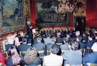 Il Presidente della Repubblica Oscar Luigi Scalfaro incontra Luigi Leone, segretario nazionale coordinatore della Federazione autonoma bancari italiani, con il Comitato dei Sindacati delle Banche Centrali Europee