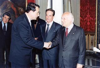 Il Presidente della Repubblica Oscar Luigi Scalfaro incontra Luigi Leone, segretario nazionale coordinatore della Federazione autonoma bancari italiani, con il Comitato dei Sindacati delle Banche Centrali Europee