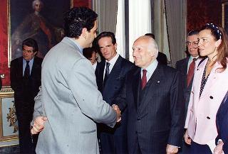 Il Presidente della Repubblica Oscar Luigi Scalfaro incontra Luigi Leone, segretario nazionale coordinatore della Federazione autonoma bancari italiani, con il Comitato dei Sindacati delle Banche Centrali Europee