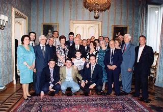 Il Presidente della Repubblica Oscar Luigi Scalfaro incontra l'on. Rosa Jervolino Russo, con giovani dell'Azione Cattolica di San Vitaliano (Napoli)