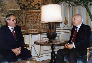 Il Presidente della Repubblica Oscar Luigi Scalfaro riceve Selim Beslagic, sindaco di Tuzla, presidente dell'Unione dei Socialdemocratici di Bosnia