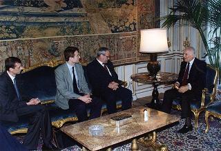 Il Presidente della Repubblica Oscar Luigi Scalfaro riceve Selim Beslagic, sindaco di Tuzla, presidente dell'Unione dei Socialdemocratici di Bosnia