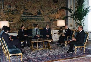 Il Presidente della Repubblica Oscar Luigi Scalfaro riceve Selim Beslagic, sindaco di Tuzla, presidente dell'Unione dei Socialdemocratici di Bosnia