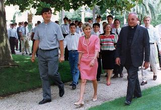 Colazione nei giardini del Quirinale offerta da Marianna Scalfaro ad un gruppo di giovani slovacchi