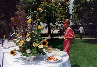 Colazione nei giardini del Quirinale offerta da Marianna Scalfaro ad un gruppo di giovani slovacchi