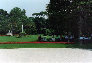 Colazione nei giardini del Quirinale offerta da Marianna Scalfaro ad un gruppo di giovani slovacchi