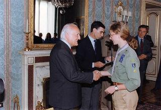 Il Presidente della Repubblica Oscar Luigi Scalfaro incontra l'ing. Giancarlo Lombardi, ministro della pubblica istruzione, con una delegazione del Contingente Italia della Federazione italiana dello scautismo