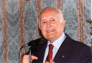Il Presidente della Repubblica Oscar Luigi Scalfaro incontra l'ing. Giancarlo Lombardi, ministro della pubblica istruzione, con una delegazione del Contingente Italia della Federazione italiana dello scautismo