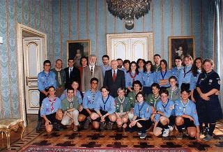Il Presidente della Repubblica Oscar Luigi Scalfaro incontra l'ing. Giancarlo Lombardi, ministro della pubblica istruzione, con una delegazione del Contingente Italia della Federazione italiana dello scautismo