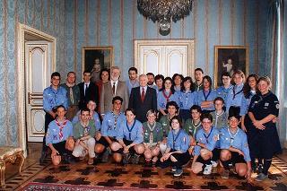 Il Presidente della Repubblica Oscar Luigi Scalfaro incontra l'ing. Giancarlo Lombardi, ministro della pubblica istruzione, con una delegazione del Contingente Italia della Federazione italiana dello scautismo