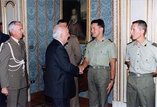 Delegazione di ufficiali e militari di truppa della Scuola di Artiglieria Contraerei dell'Esercito, in servizio di guardia d'onore al Palazzo del Quirinale