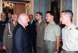 Delegazione di ufficiali e militari di truppa della Scuola di Artiglieria Contraerei dell'Esercito, in servizio di guardia d'onore al Palazzo del Quirinale