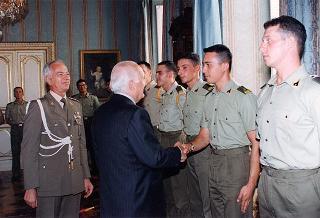 Delegazione di ufficiali e militari di truppa della Scuola di Artiglieria Contraerei dell'Esercito, in servizio di guardia d'onore al Palazzo del Quirinale