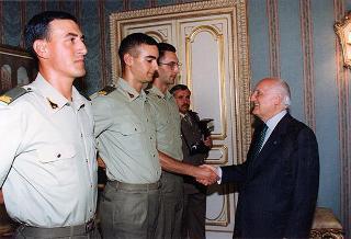 Delegazione di ufficiali e militari di truppa della Scuola di Artiglieria Contraerei dell'Esercito, in servizio di guardia d'onore al Palazzo del Quirinale