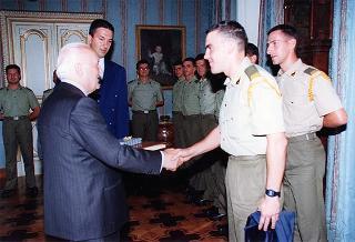 Delegazione di ufficiali e militari di truppa della Scuola di Artiglieria Contraerei dell'Esercito, in servizio di guardia d'onore al Palazzo del Quirinale